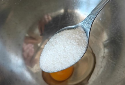 Фото шага рецепта Блинчики с сыром адыгейским 190353 шаг 2  