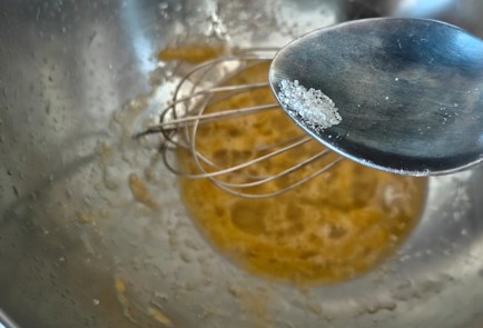 Фото шага рецепта Блинчики с сыром адыгейским 190353 шаг 3  