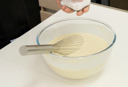 Фото шага рецепта Блинчики с творогом 126418 шаг 2  