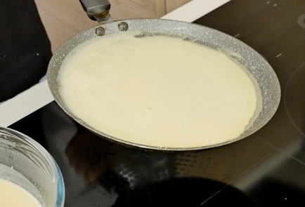 Фото шага рецепта Блинчики с творогом 126418 шаг 3  