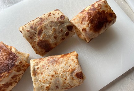 Фото шага рецепта Блинчики с творогом 189809 шаг 9  