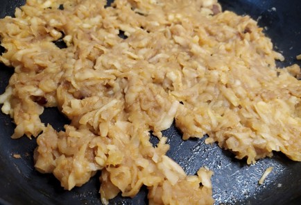 Фото шага рецепта Блинчики с яблоком и корицей 188022 шаг 10  