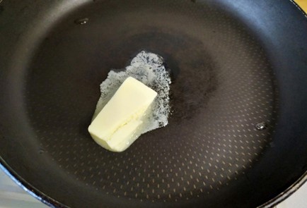 Фото шага рецепта Блинчики с яблоком и корицей 188022 шаг 5  