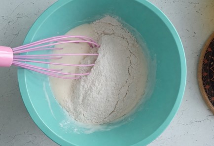 Фото шага рецепта Оладьи с яблоком 191311 шаг 4  