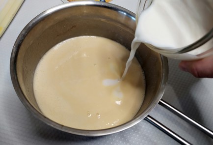 Фото шага рецепта Блинчики с заварным кремом 188041 шаг 7  