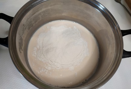 Фото шага рецепта Блинный ролл с бананом и шоколадной пастой 189087 шаг 2  