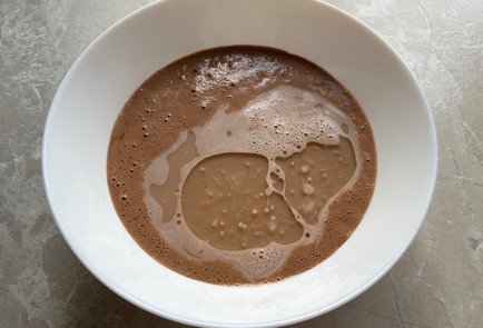 Фото шага рецепта Блинный рулет с клубникой 174129 шаг 6  