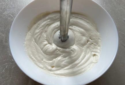 Фото шага рецепта Блинный рулет с клубникой 174129 шаг 9  