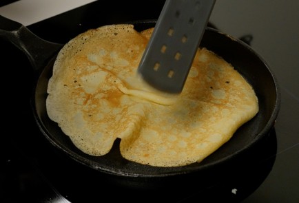 Фото шага рецепта Блинный торт 140435 шаг 7  