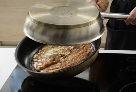 Фото шага рецепта Блины без муки с кедровыми орешками 153225 шаг 10  