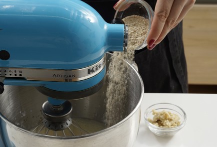 Фото шага рецепта Блины без муки с кедровыми орешками 153225 шаг 6  