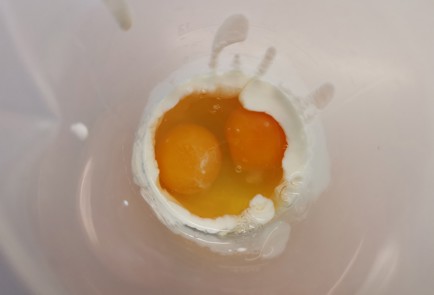 Фото шага рецепта Блины без муки 191411 шаг 1