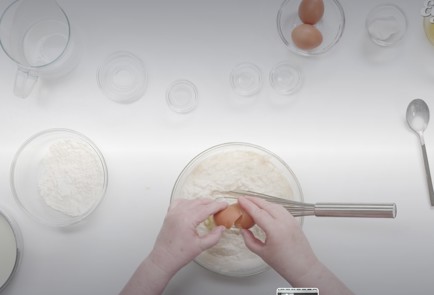 Фото шага рецепта Блины на кефире от кулинара 191349 шаг 5  