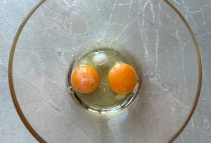 Фото шага рецепта Блины на кефире 175771 шаг 2  