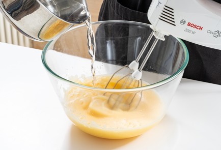 Фото шага рецепта Блины на кипятке 188345 шаг 4  