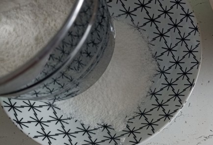 Фото шага рецепта Минипанкейки на шпажках с нутеллой и клубникой 191291 шаг 2