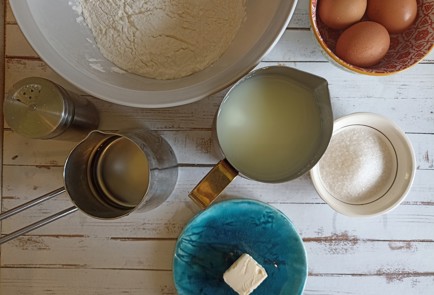 Фото шага рецепта Блины на сыворотке 190934 шаг 1