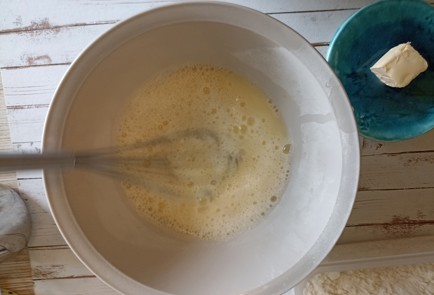 Фото шага рецепта Блины на сыворотке 190934 шаг 5