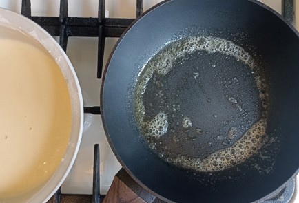 Фото шага рецепта Блины на сыворотке 190934 шаг 9