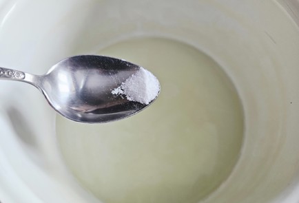 Фото шага рецепта Блины на сыворотке 191297 шаг 3