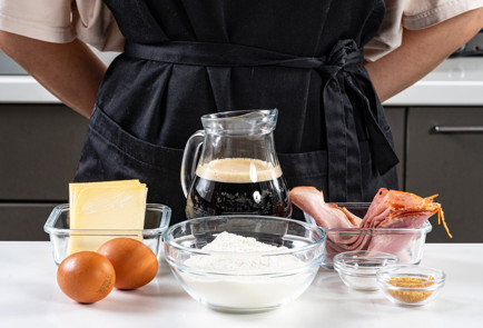 Фото шага рецепта Блины на темном пиве 191365 шаг 1