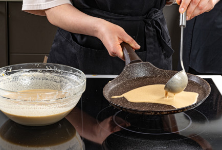 Фото шага рецепта Блины на темном пиве 191365 шаг 7