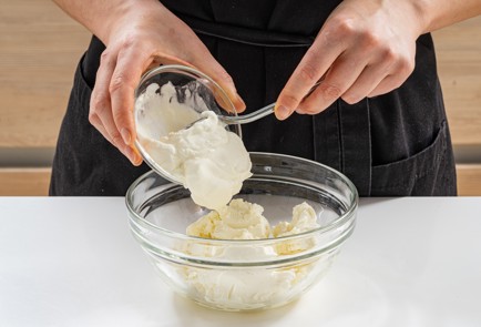 Фото шага рецепта Блины с авокадо и лососем 175570 шаг 9  