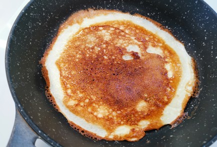 Фото шага рецепта Блины с авокадо 175536 шаг 10  