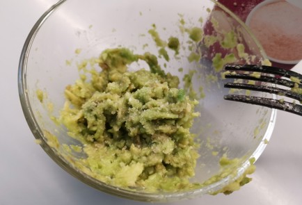 Фото шага рецепта Блины с авокадо 175536 шаг 12  