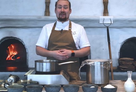 Фото шага рецепта Блины с дырочками от шефповара 191352 шаг 1  