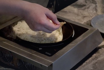 Фото шага рецепта Блины с дырочками от шефповара 191352 шаг 11  