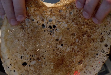 Фото шага рецепта Блины с дырочками от шефповара 191352 шаг 12  