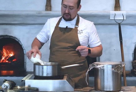 Фото шага рецепта Блины с дырочками от шефповара 191352 шаг 3  