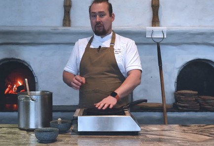 Фото шага рецепта Блины с дырочками от шефповара 191352 шаг 8  