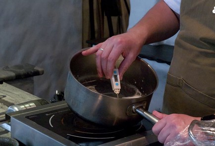 Фото шага рецепта Блины с дырочками 153261 шаг 1  