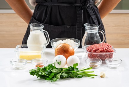 Фото шага рецепта Блины с фаршем 188010 шаг 1  