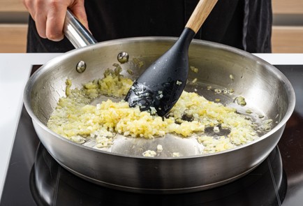 Фото шага рецепта Блины с фаршем 188010 шаг 3  