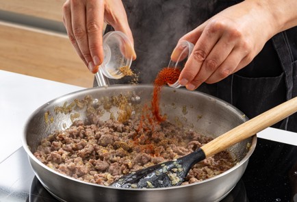 Фото шага рецепта Блины с фаршем 188010 шаг 4  