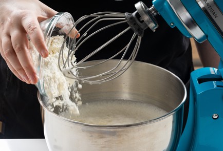 Фото шага рецепта Блины с фетой и зеленым луком 140599 шаг 4