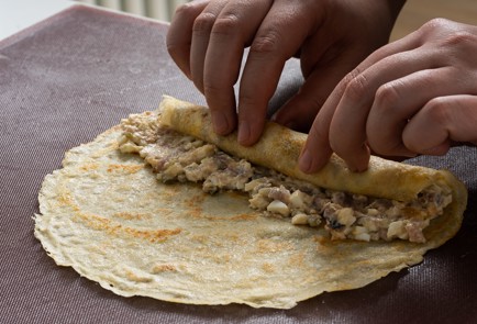 Фото шага рецепта Блины с форшмаком 140603 шаг 12  