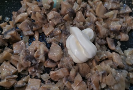 Фото шага рецепта Блины с грибной начинкой 175544 шаг 13  