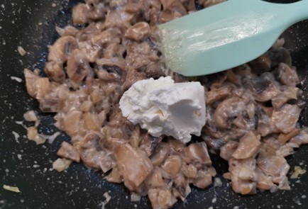 Фото шага рецепта Блины с грибной начинкой 175544 шаг 14  