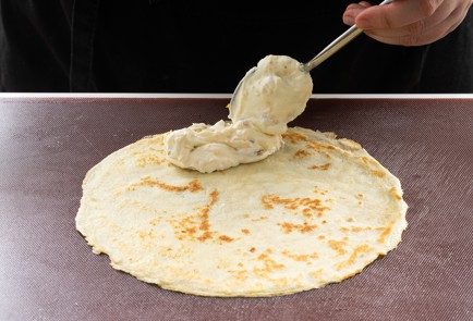 Фото шага рецепта Блины с творогом 140602 шаг 9  