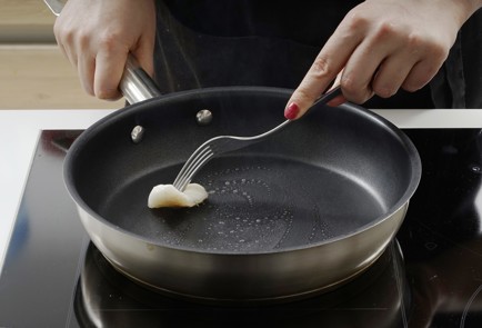 Фото шага рецепта Блины с копченой рыбой 153236 шаг 8  