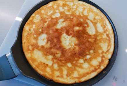 Фото шага рецепта Блины с красной рыбой 191332 шаг 7