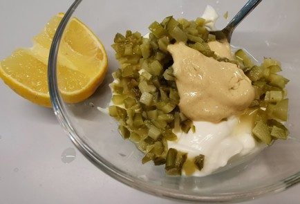 Фото шага рецепта Блины с лососем и соусом тартар 175530 шаг 1  