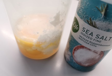 Фото шага рецепта Блины с лососем и соусом тартар 175530 шаг 5  