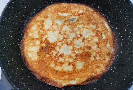 Фото шага рецепта Блины с лососем и соусом тартар 175530 шаг 8  