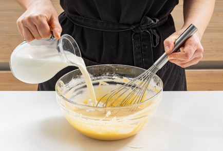 Фото шага рецепта Блины с малиной и фисташкой 175572 шаг 5  