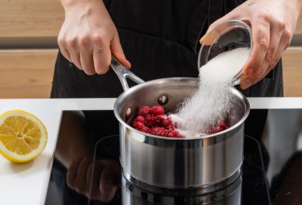 Фото шага рецепта Блины с малиной и фисташкой 175572 шаг 7  